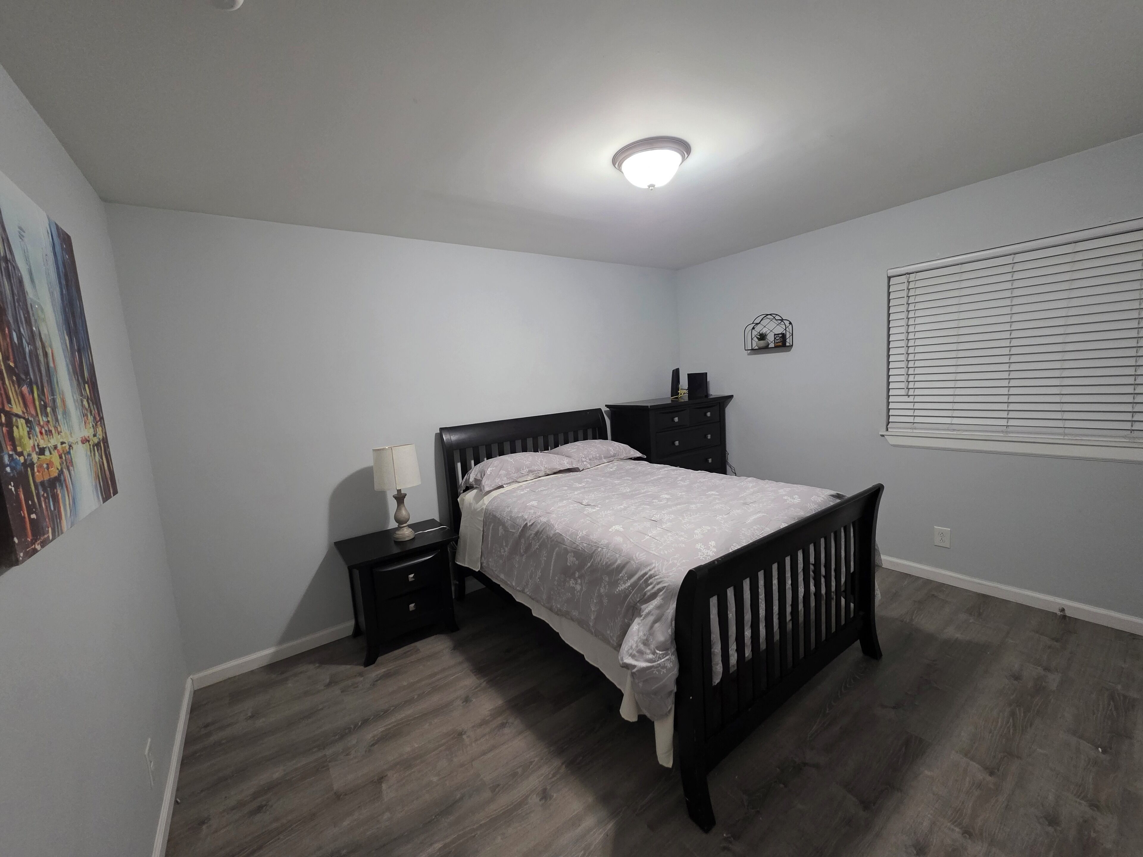 2 多间卧室、WiFi、床单