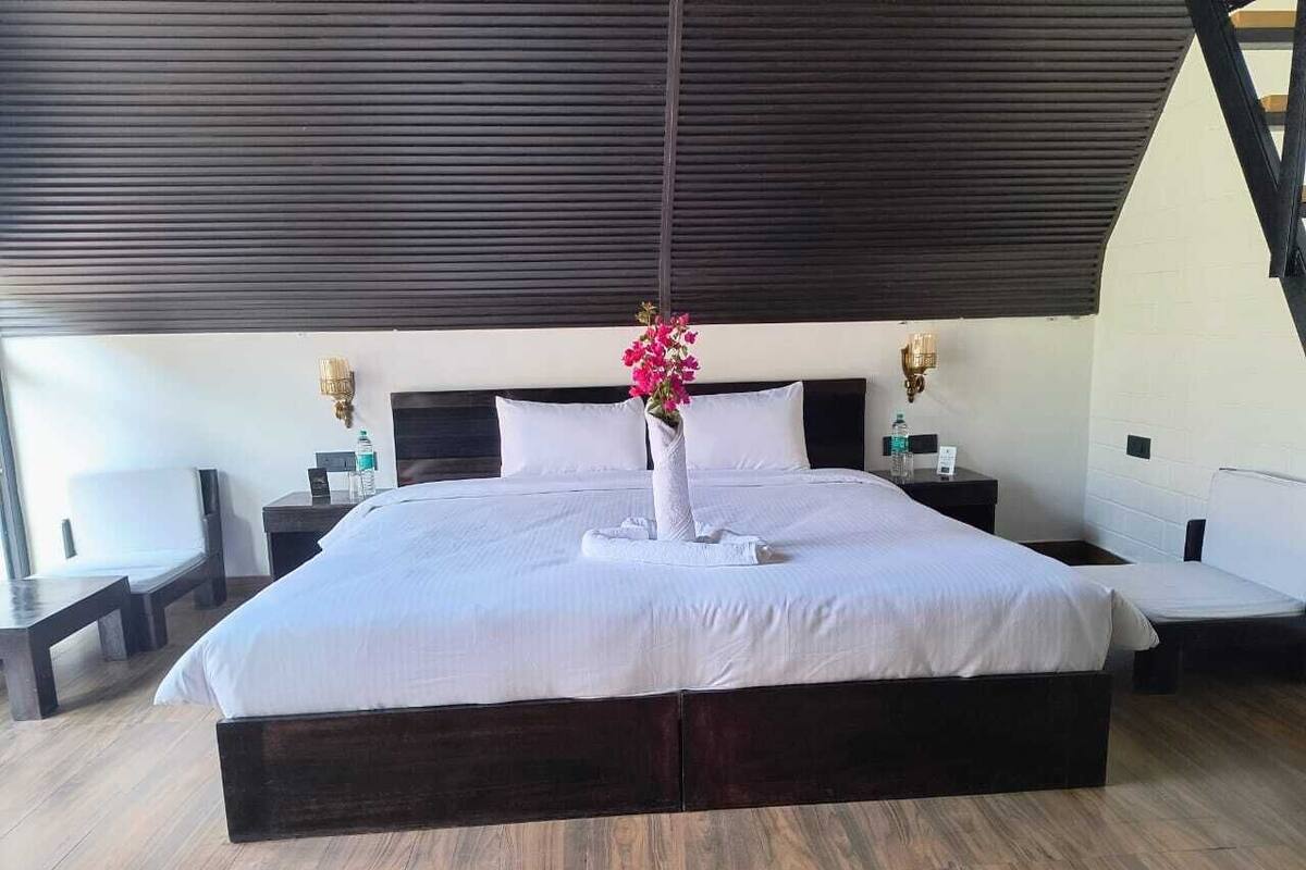 Superior-Doppel- oder -Zweibettzimmer | Laptopgeeigneter Arbeitsplatz, Verdunkelungsvorhänge, kostenloses WLAN