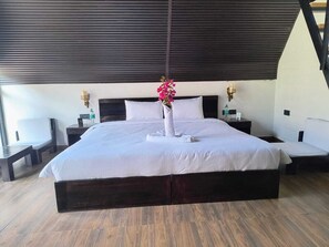 Superior-Doppel- oder -Zweibettzimmer | Laptopgeeigneter Arbeitsplatz, Verdunkelungsvorhänge, kostenloses WLAN