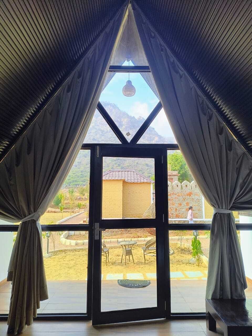 高級雙人或雙床房 | 手提電腦工作空間、遮光窗簾/窗簾、免費 Wi-Fi