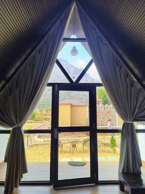 Superior Double or Twin Room | Laptop workspace, blackout drapes, free WiFi