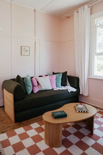 Osborn Retreat - Cosy Cottage & Magical Garden