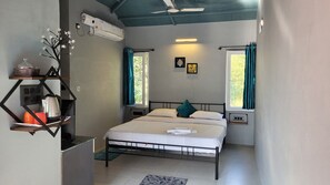 Deluxe Double Room | Free WiFi - Hotel The Gold by Yatrik Hotels (Amritpur)