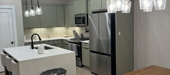 Modern 4-bedroom house for Masters Week