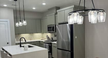 Modern 4-bedroom house for Masters Week