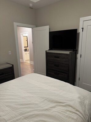 4 bedrooms, WiFi, bed sheets