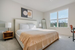 1 bedroom, iron/ironing board, WiFi, bed sheets - Blueground | Chevy Chase, rooftop, nr Glenview Park (Chevy Chase)