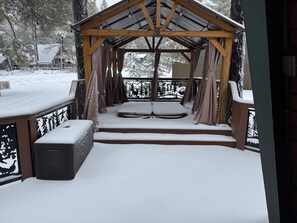 Property grounds - Cozy 3-Bedroom + Loft Mountain Retreat with Covered Hot Tub Near Flagstaff (Munds Park)