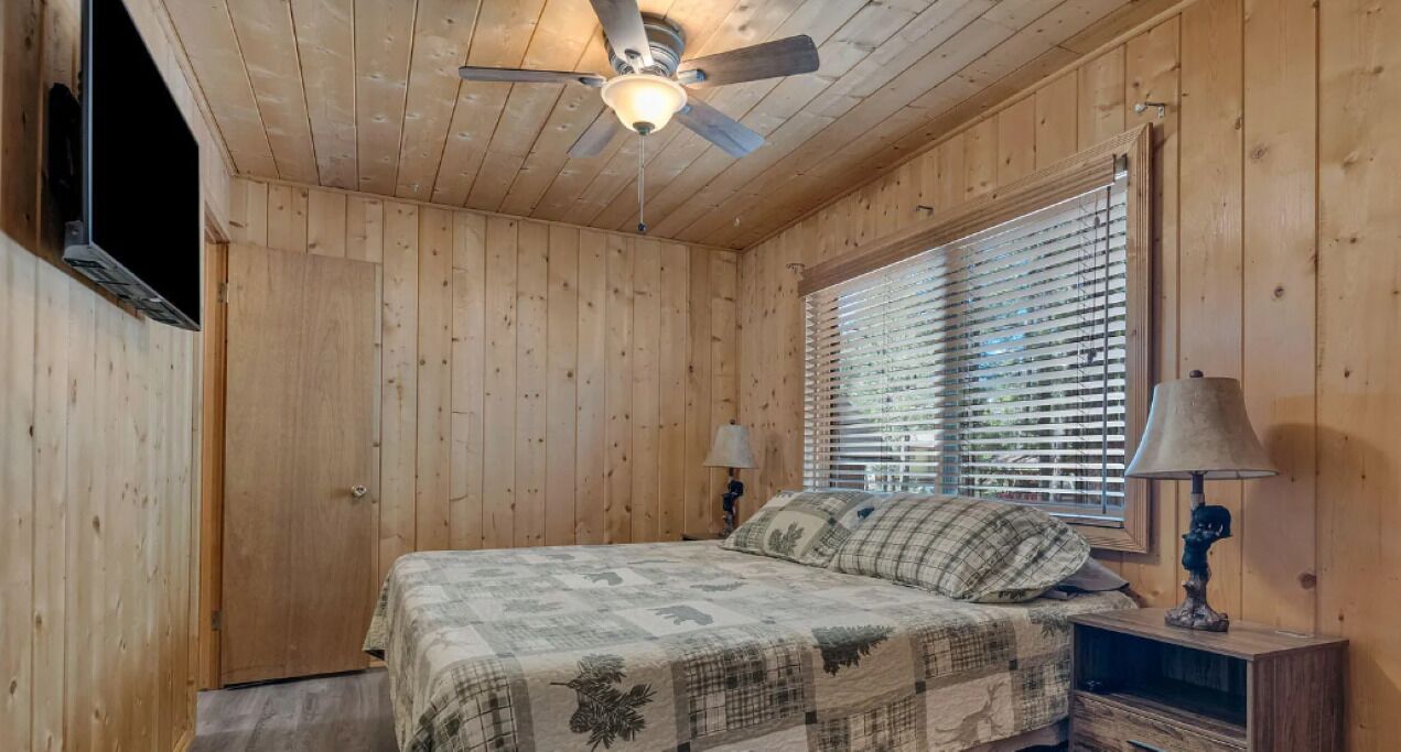 3 bedrooms, desk, iron/ironing board, free WiFi