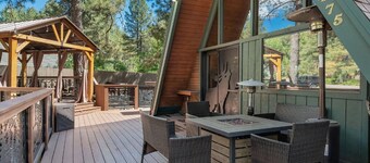 Cozy 3-Bedroom + Loft Mountain Retreat with Covered Hot Tub Near Flagstaff
