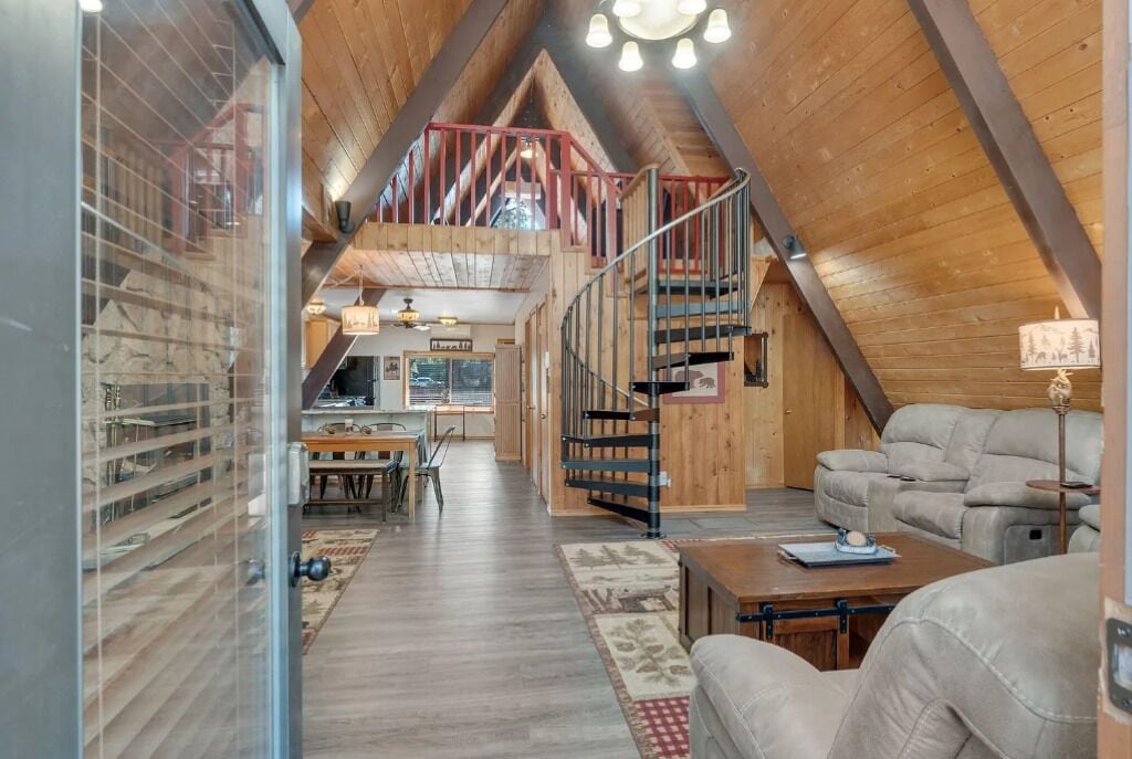 Smart TV, fireplace, books, stereo