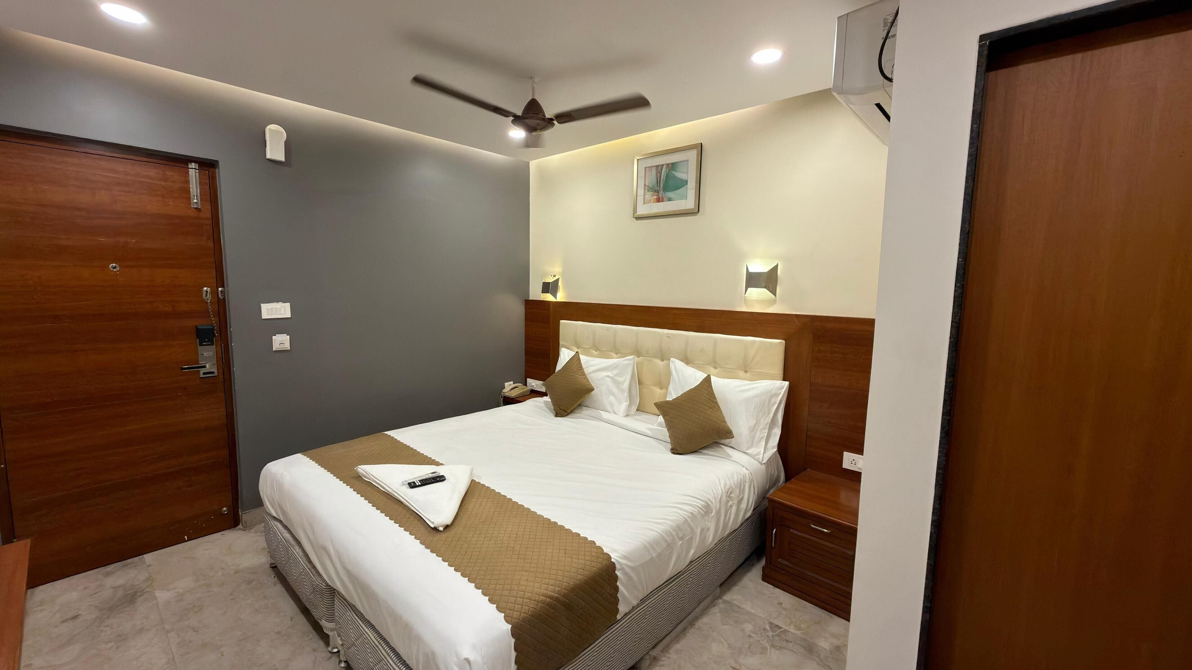 Deluxe Double Room | Premium bedding, free WiFi, bed sheets