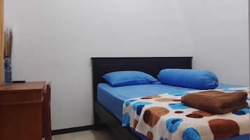 Camera Basic | Una scrivania, Wi-Fi gratuito