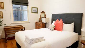 Apartment | 4 bedrooms, bed sheets