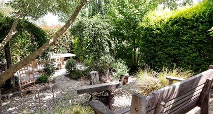 Spacious 4-bed Home in Central Tenterfield