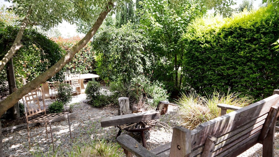 Spacious 4-bed Home in Central Tenterfield