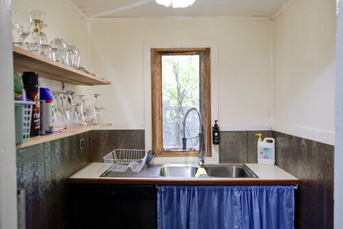 Spacious 4-bed Home in Central Tenterfield