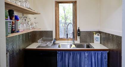 Spacious 4-bed Home in Central Tenterfield