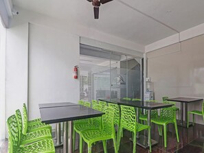 House | Dining - Townhouse Financial District Gachibowli Formerly Srinika Inn (Hyderabad)