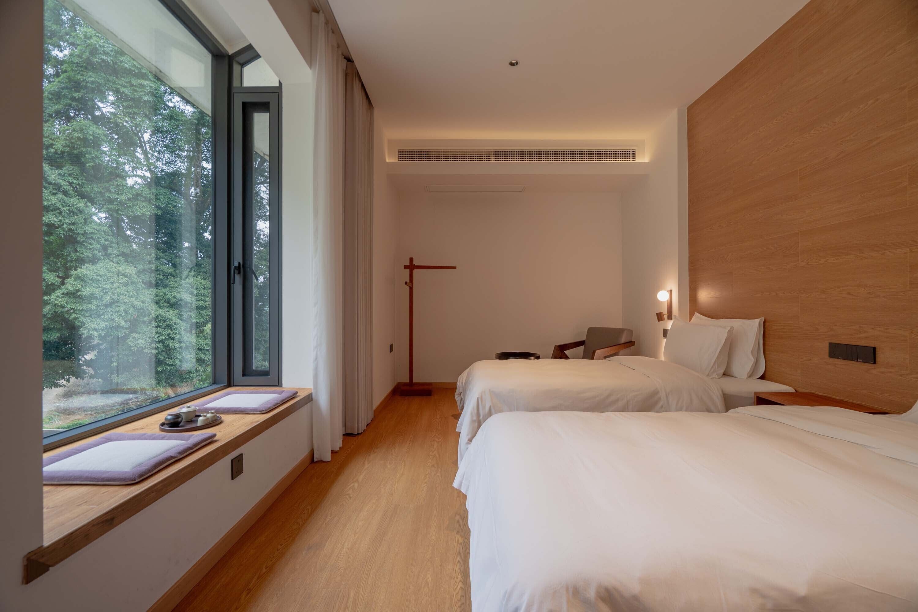 Standard Twin Room, Mountain View | Desk, free WiFi, bed sheets