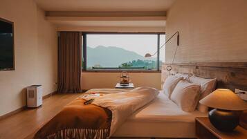 Suite Khas, pemandangan gunung | Meja kerja, Wi-Fi gratis, dan seprai linen