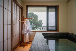 Chambre Double Supérieure, vue montagne | Bureau, Wi-Fi gratuit, draps fournis