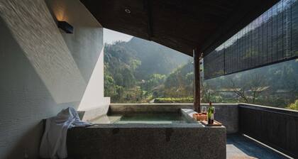 Emeishan XiaoshanQing Luxury Resort