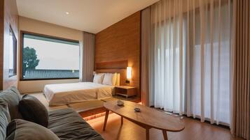 Desk, free WiFi, bed sheets