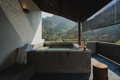 Emeishan XiaoshanQing Luxury Resort