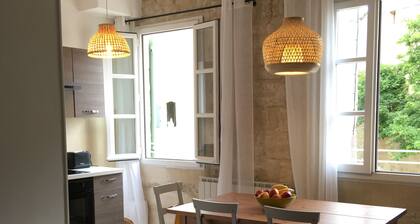 Maison de charme en pierres avec garage
- CĆur historiqueUzĂšs