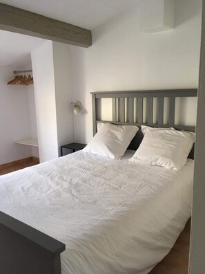 2 bedrooms, iron/ironing board, free WiFi, bed sheets - Charming stone house with garage - Cœur historiqueUzès (Uzés)