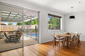 Apartment | Living room - Spacious 5-bed Home With Pool in Glen Iris (Melbourne)