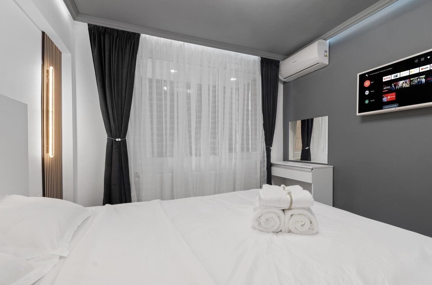 Deluxe Apartment, City View