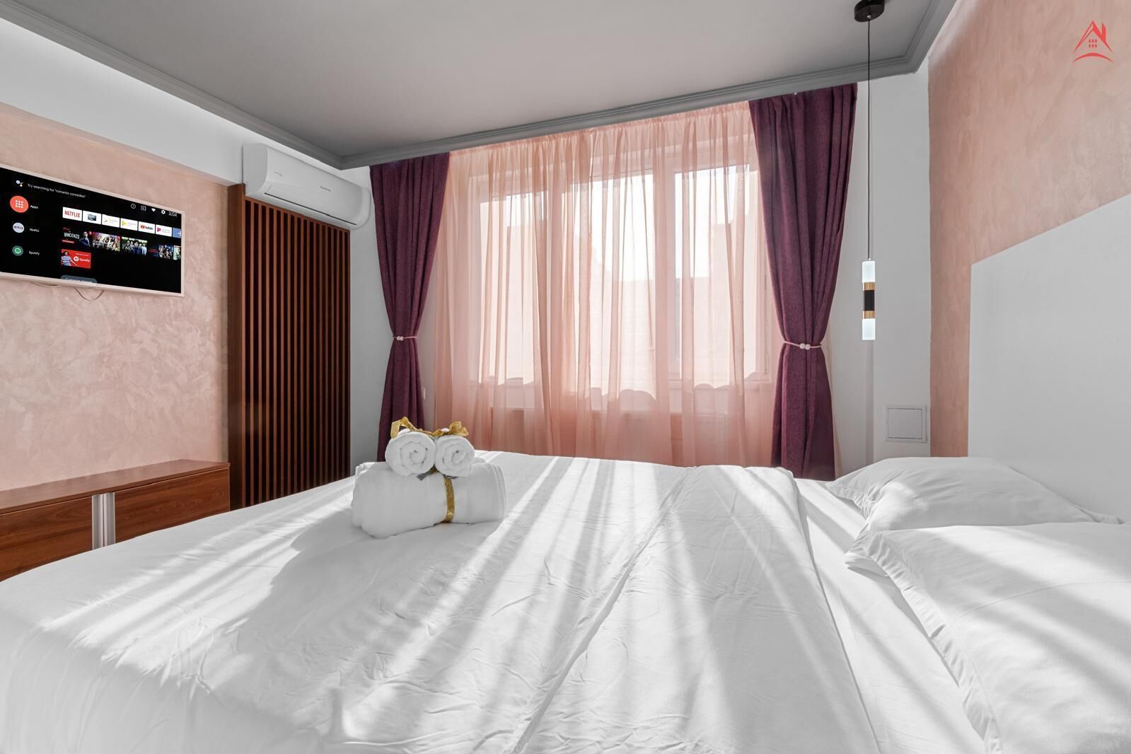 Leilighet – deluxe, byutsikt | Blendingsgardiner, strykejern/-brett og wi-fi (inkludert)