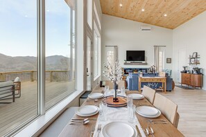 Dining - Mtn-View 'Hidden Falls' Cabin w/ Hot Tub & Deck (Andrews)