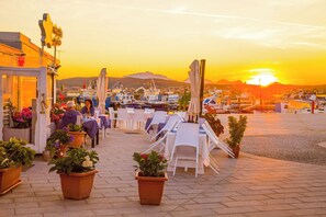 Outdoor dining - Smeralda Apartment • Golfo Aranci, Sardinia (Golfo Aranci)