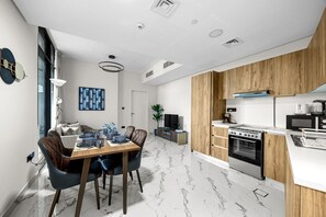 Private kitchen - Bloomfields Serene 1BR in Al Maryah Vist (Abu Dhabi)