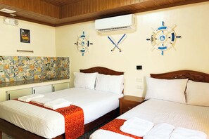 Deluxe-Vierbettzimmer | Schreibtisch, kostenloses WLAN