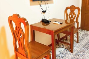 ห้องดีลักซ์สำหรับสี่ท่าน | โต๊ะทำงาน, Wi-Fi ฟรี