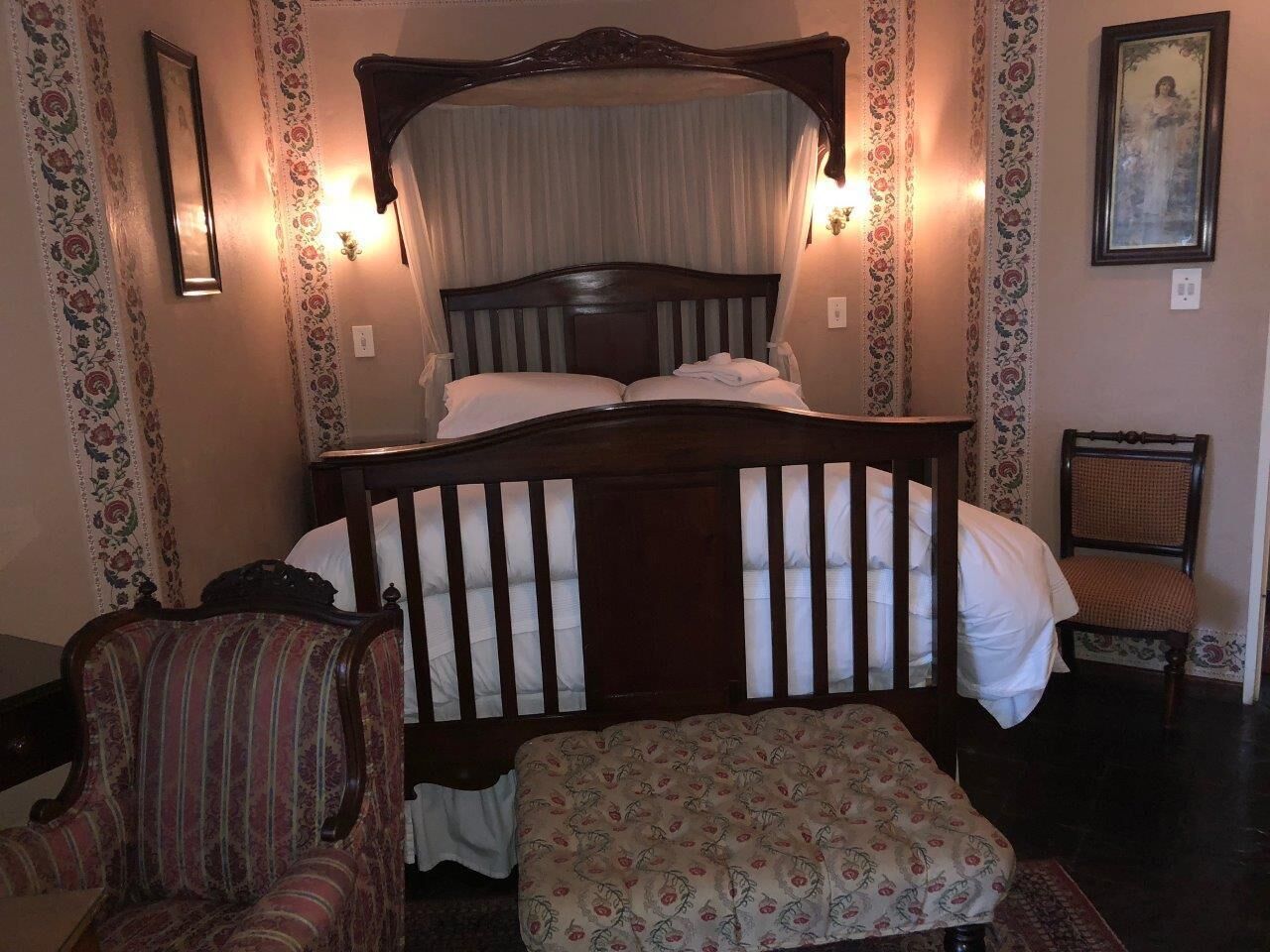 Standard Double or Twin Room, Courtyard View | Desk, laptop workspace, free WiFi