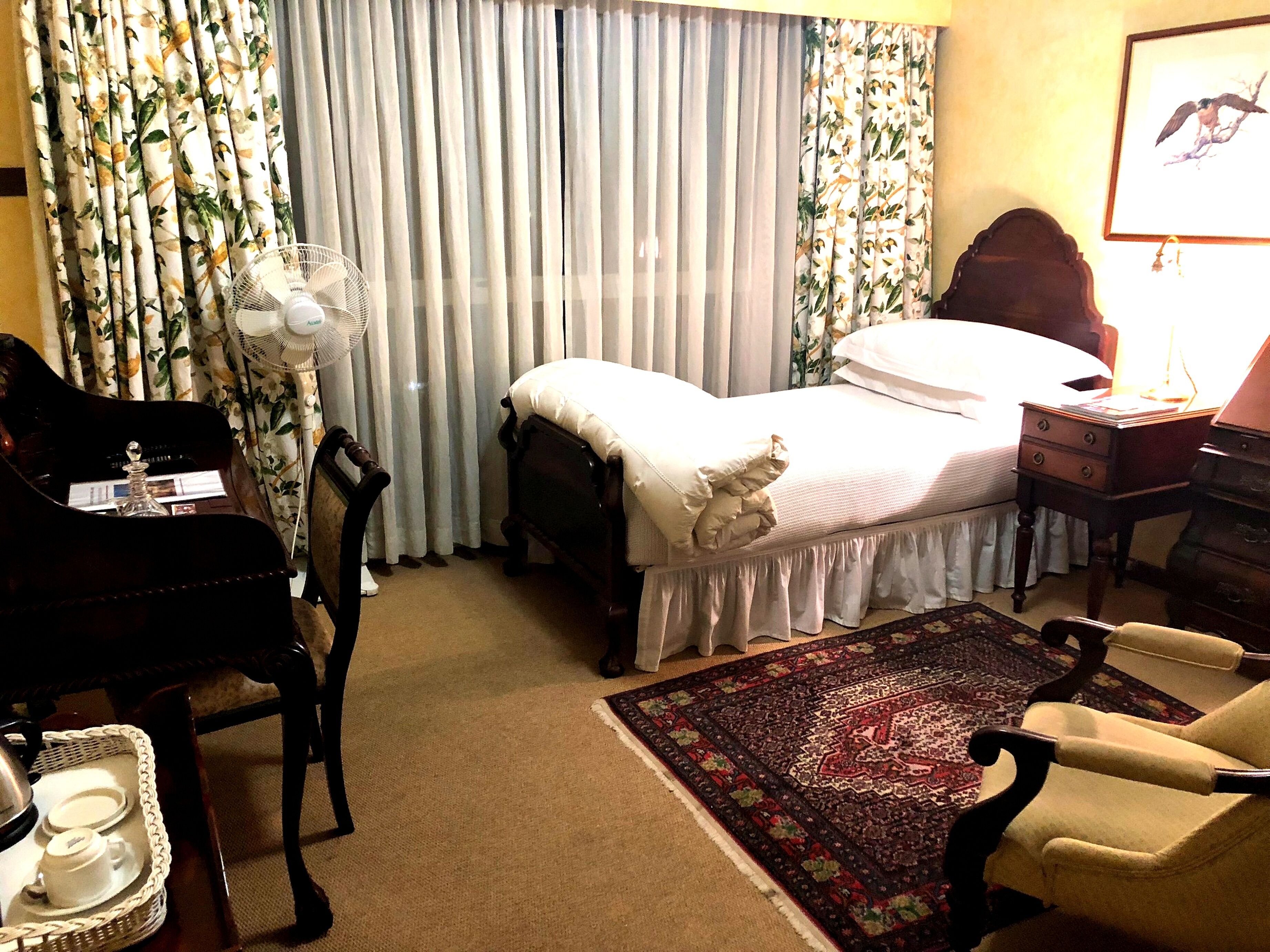 The Bird | Työpöytä, kannettavalle tietokoneelle sopiva työtila, ilmainen Wi-Fi