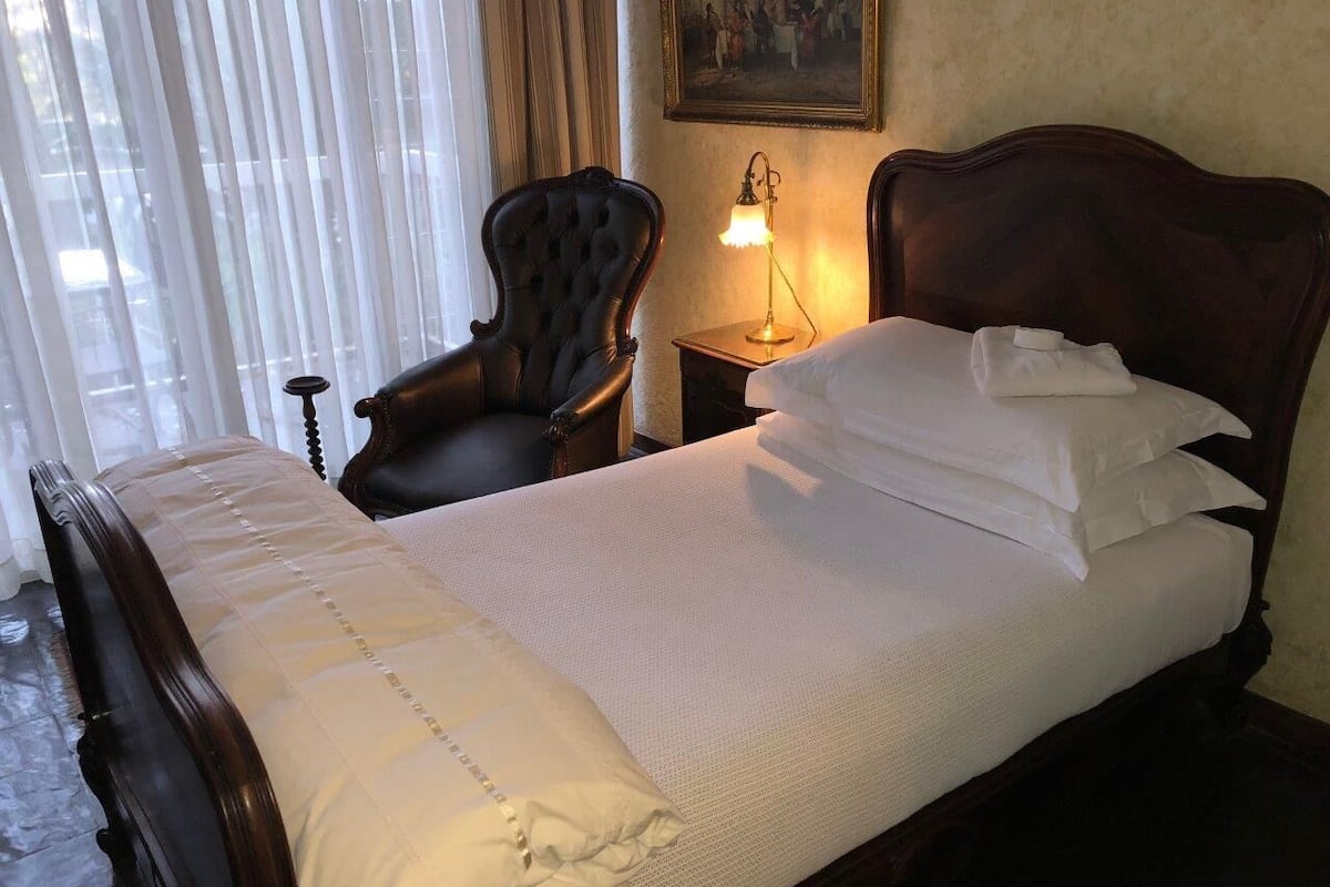 Basic Single Room, Courtyard View | Desk, laptop workspace, free WiFi