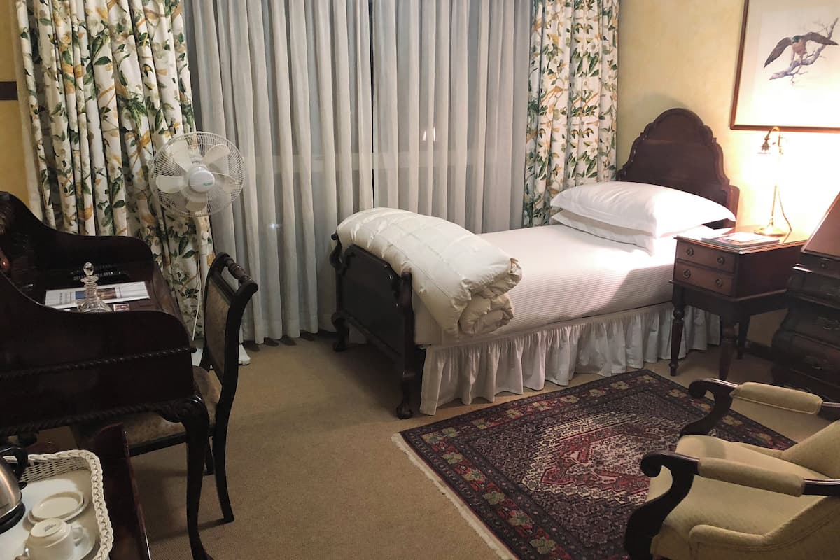 Classic Single Room, Courtyard View | Desk, laptop workspace, free WiFi