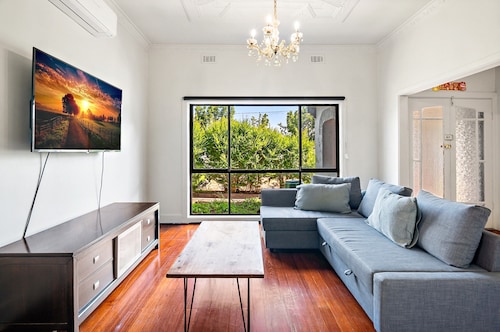 Quiet 2-bed Home in Pascoe Vale South