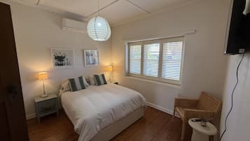 4 Schlafzimmer, Bügeleisen/Bügelbrett, Bettwäsche