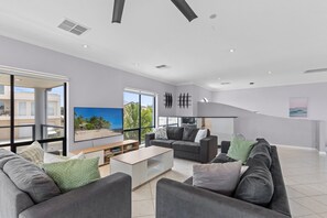 Apartment | Living room - Wine Region Coastal Retreat on The Esplanade (Adelaide)