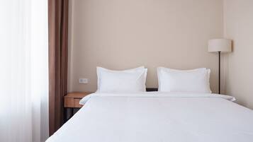 Family Quadruple Room, Lake View | Hypo-allergenic bedding, individually decorated, individually furnished