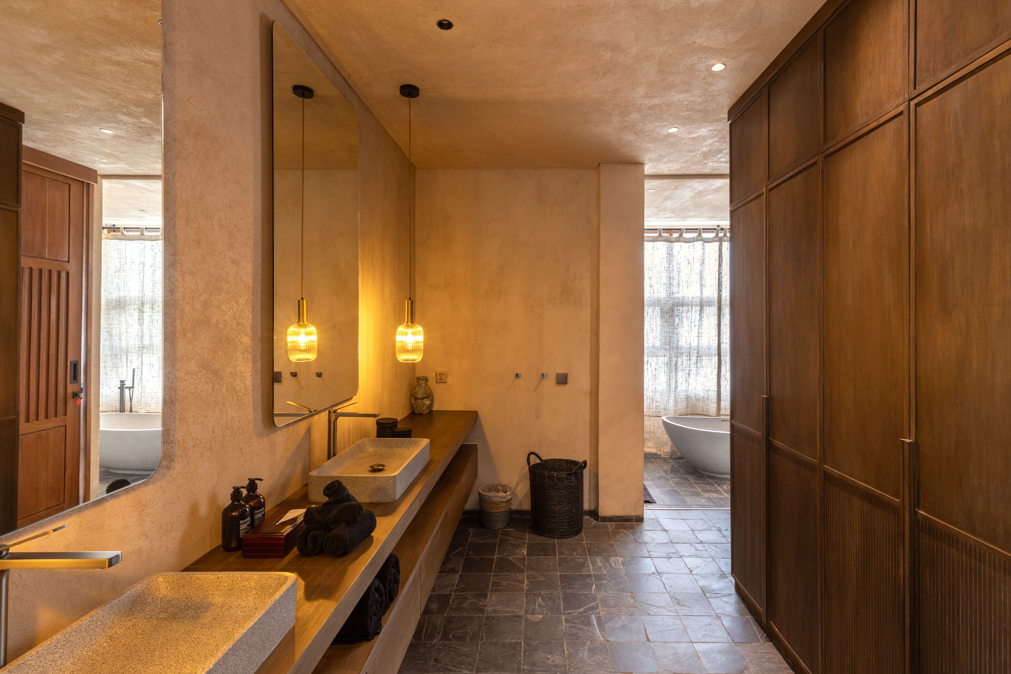 Deluxe Villa, 6 Bedrooms, Balcony, Pool View | Bathroom