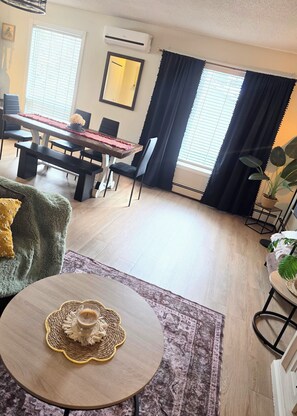 Smart TV, fireplace, stereo, printers