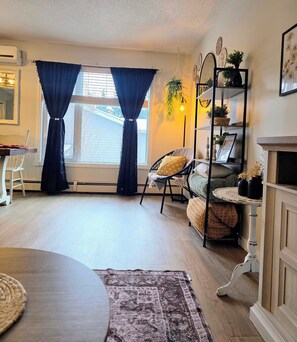 Smart TV, fireplace, stereo, printers